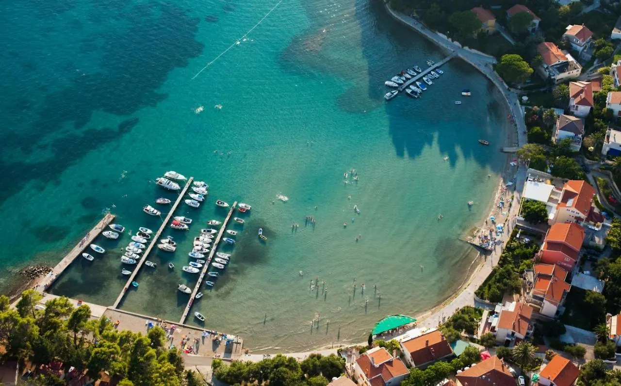 Apartment In Banjol With Sea View, Terrace, Air Conditioning, Wi-Fi Kroatië